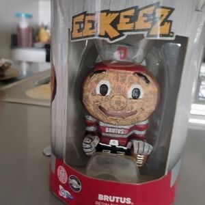 Brutus Resin Figure - Red and Brown
